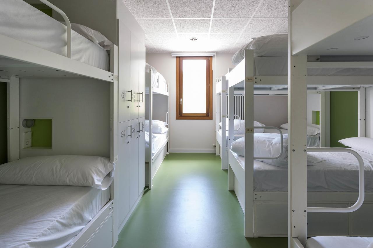 Youth Hostel Non Stop Inn By Irrisarri Land Igantzi Стая снимка