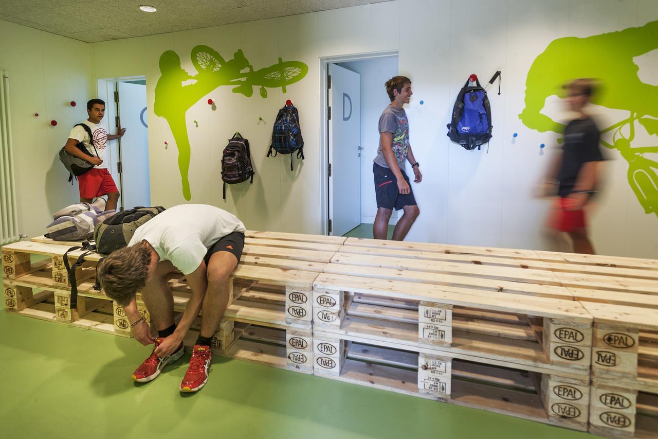 Youth Hostel Non Stop Inn By Irrisarri Land Igantzi Стая снимка
